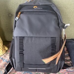 NWT Lowepro Adventura Go BP 150 Backpack (Black, 11 L)
